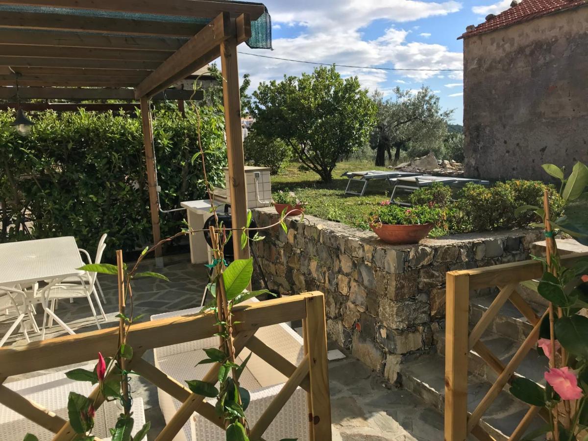 Appartamenti Borgo San Pietro Deiva Marina Exterior foto